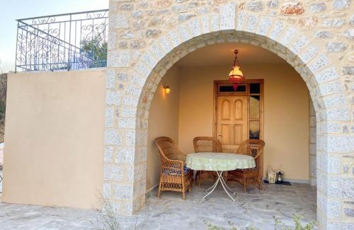 Karvelas Apartment | Mani family friendly, mountain house with parking