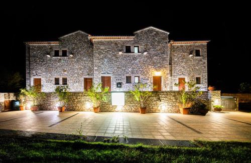 Agios Nikolaos Apartment | MANI HOUSES Selinitsa Art Koloveas