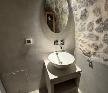 Oitylo Apartment | Mani Stone Studios