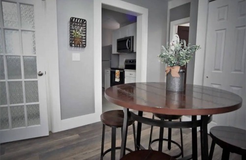Manitou Springs Apartment | Manitou Apartment 2A