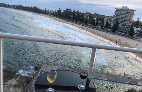 Queenscliff Apartment | Manly Waterfront Beach Stay