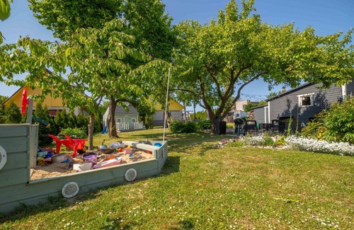 Kuressaare House | Manni's house with garden & playground