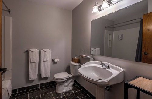 Lac-Megantic Hotel | Manoir D'orsennens