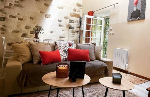 Mont-Dol Apartment | Manoir de la Bégaudière : Gîte Marion Dufresne