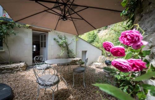 Chenehutte-Treves-Cunault House | Manoir de Montecler - Le Lodge