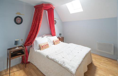 Chenehutte-Treves-Cunault House | Manoir de Montecler - Le Lodge