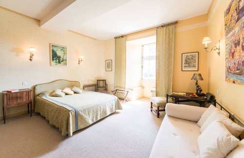 Chantonnay House | Manoir de Ponsay