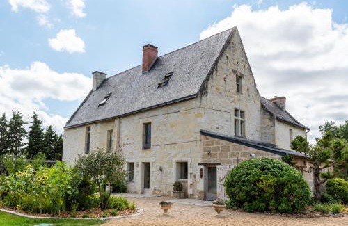 Deneze-sous-Doue Villa | Manoir de Rousse 320 m2 en campagne Piscine Wifi Jardins