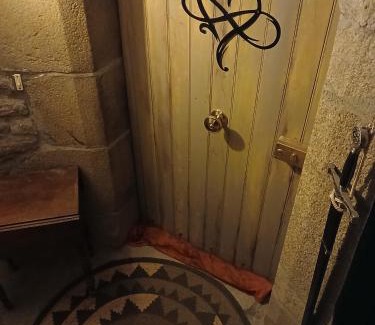 La Vraie-Croix House | Manoir du Grand Chêne