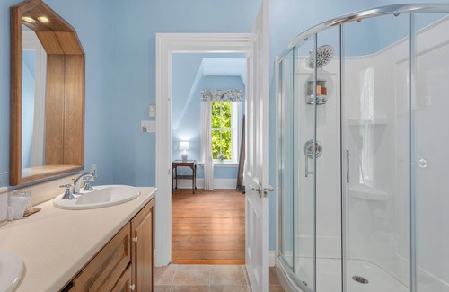 Cowansville House | Manoir Sweetsburg