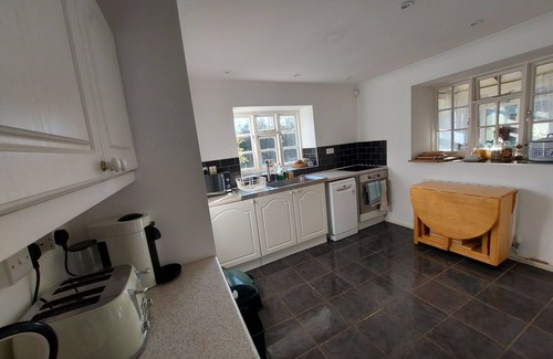 Chard Cottage | Manor Farm Cottage - Ideal for families & groups