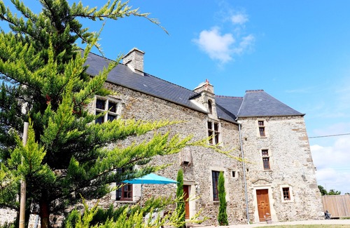 Baudreville House | MANOR HOUSE 5 BEDROOMS 10 BEDS 4 KMS FROM THE SEA