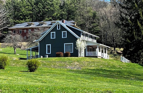 Roaring Branch House | Manor House - a welcoming 5-bedroom getaway on 110 acres in Roaring Branch