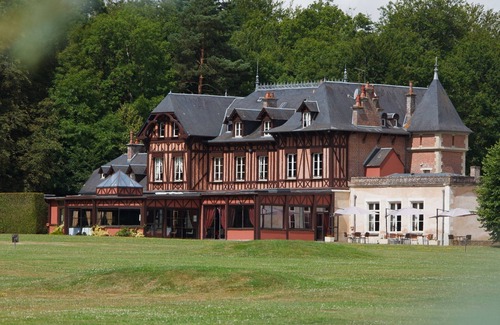 Silly-en-Gouffern House | Manor house in the heart of a vast forest estate