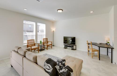 Manor House | Manor Vacation Rental with Yard 17 Mi to Austin!