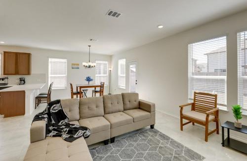 Manor House | Manor Vacation Rental with Yard 17 Mi to Austin!