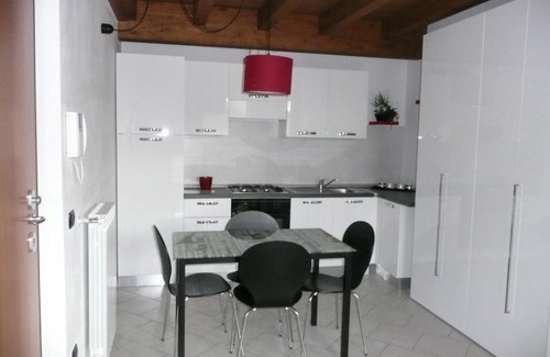 Travedona-Monate Apartment | Mansarda Travedona Monate (VA) per vacanza situata vicinissimo lago Monate e Maggiore Monate
