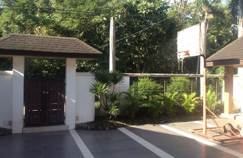 Nabua House | Mansion in Nabua, Bicol for relaxation and family w/parking and breakfast