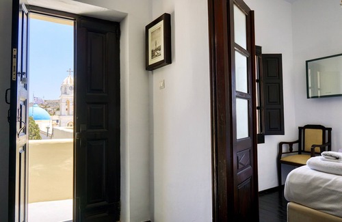 Megalochori Villa | Mansion Kyani- Spectacular Santorini villa- Car included- Private & Spacious