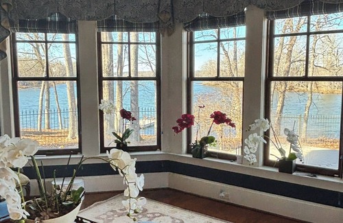 Evans House | Mansion on the Savannah River. 8 miles from the Augusta National Golf Course.