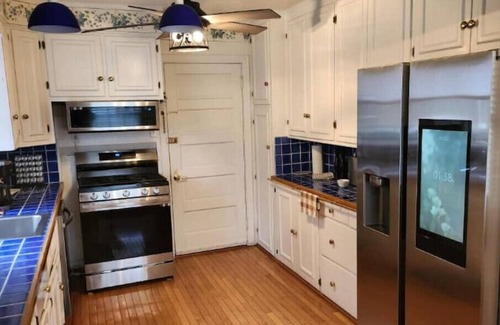 Grosse Pointe House | Mansion with Pub in Basement‼️