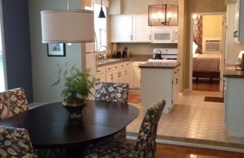 Summit Hill Condo | Mansions, History, and Shops at your doorstep! Walk to 40+ restaurants & pubs