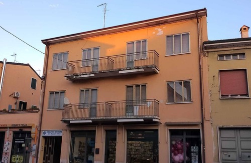 Mantua Apartment | Mantova sweet home 2-bedroom apartment in phenomenal Mantova with AC, WiFi