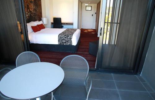 Barney Point Apartment | Mantra Gladstone