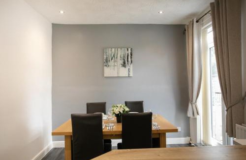Wath upon Dearne House | Manvers House, Rotherham for contractors, Families, free parking WIFI