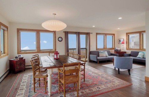 Frankfort House | Maple at Lake Bluff Preserve-Spectacular Lake Michigan Views-Sleeps 12