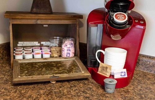 Mount Pleasant Apartment | Maple Canyon~waffles~kitchen~wash+dry