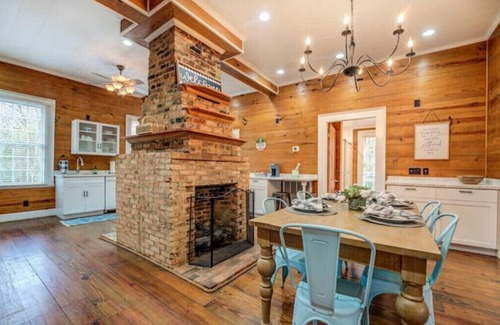 Monticello House | Maple Cottage Circa 1866 Beautyn