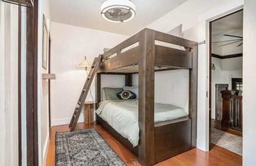 Upper Telegraph House | Maple Family Suite