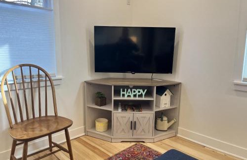 Paw Paw Lake House | Maplewood Cottages 2
