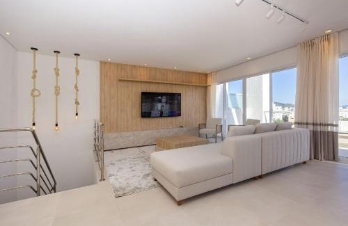 Mariscal Apartment | Mar de Fora 205 – Lindíssima Cobertura Duplex - Piscina no Condomínio - 100 Metros da Praia de Mariscal.