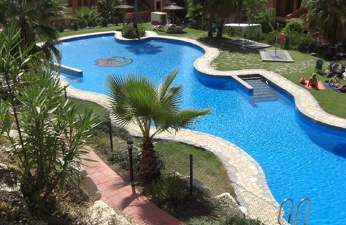 Urbanizacion Hacienda las Chapas Apartment | Marbella 2 Bed 2 Bath Luxury Apartment near Cabopino