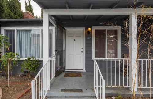 Redwood City Apartment | @ Marbella Lane 3BR House in Downtown Redwood City