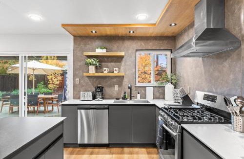 Hathaway House | @ Marbella Lane - Fresh and Vibrant 3BR Home