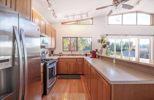 Maple Heights-Lake Desire Cottage | @ Marbella Lane - Hidden Gem on Scenic Shady Lake