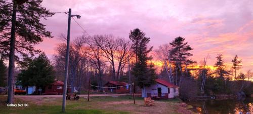 Cloyne Resort | Marble Lake Lodge