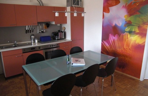Moabit Apartment | March special 70 €/Holiday home, 78 m², 2 bedrooms, lodging for 6, 1 bathroom
