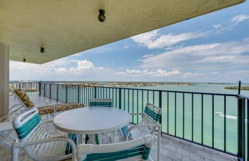 Marco Island Apartment | Marco Island Condo with Ocean Views and Resort Perks!