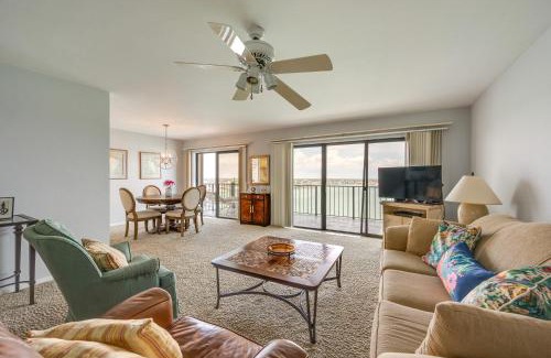 Marco Island Apartment | Marco Island Condo with Ocean Views and Resort Perks!