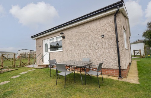 Southerness Cottage | MARDAN, pet friendly, with a garden in Southerness