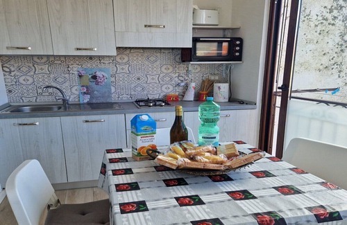 San Lazzaro House | Mareluna holiday home in the center of Agerola