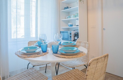 Moneglia Apartment | MAREMOSSO APARTMENT With Bath & Kitchnette City Centre| PVT PARK