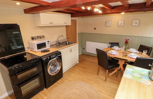 Feetham Cottage | MARGARET'S COTTAGE, pet friendly, with open fire in Low Row