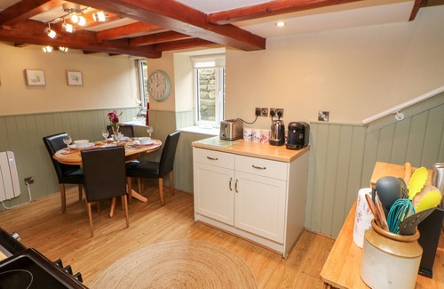 Feetham Cottage | MARGARET'S COTTAGE, pet friendly, with open fire in Low Row