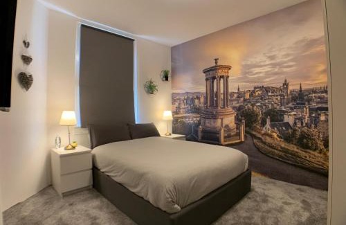 Restalrig Apartment | Maria- Bright and Modern City Center Apartment .