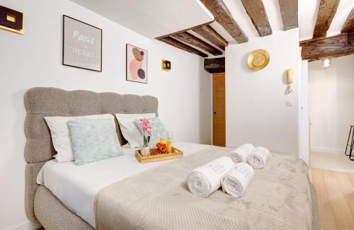 La Celle-sous-Gouzon Apartment | Marie Stuart Gem Heart of Montorgueil
